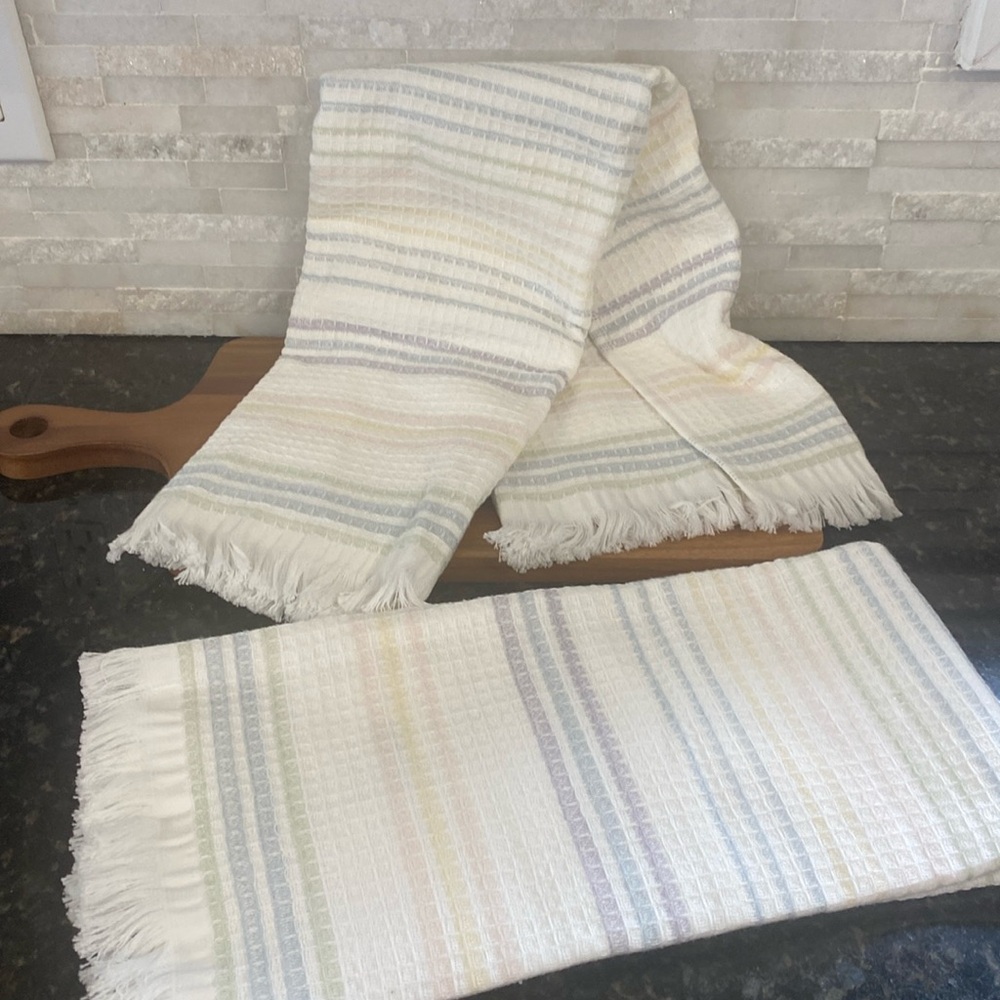 NWOT - Tea Towels set of 2